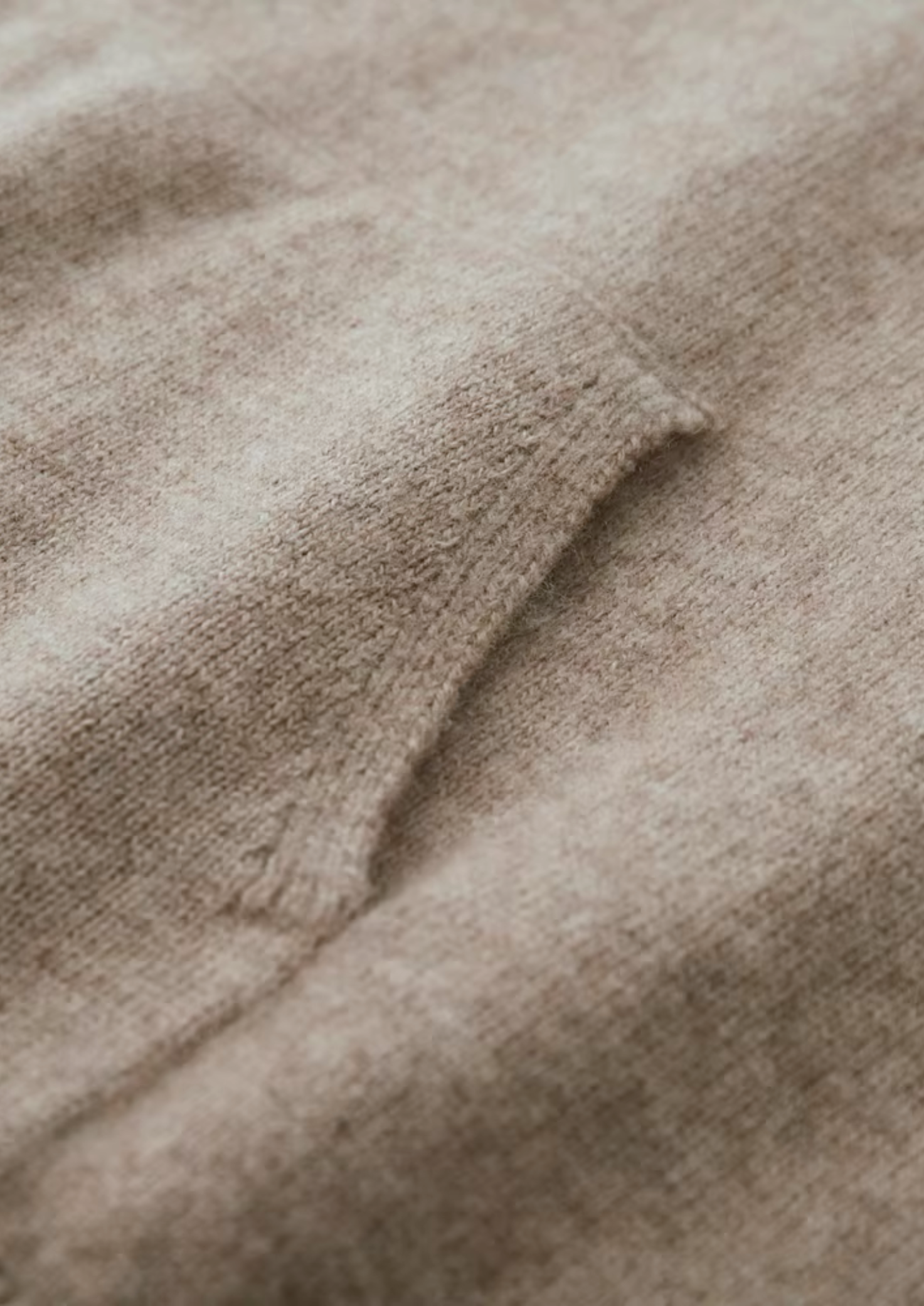 100% CASHMERE ESSENTIAL HOODIE