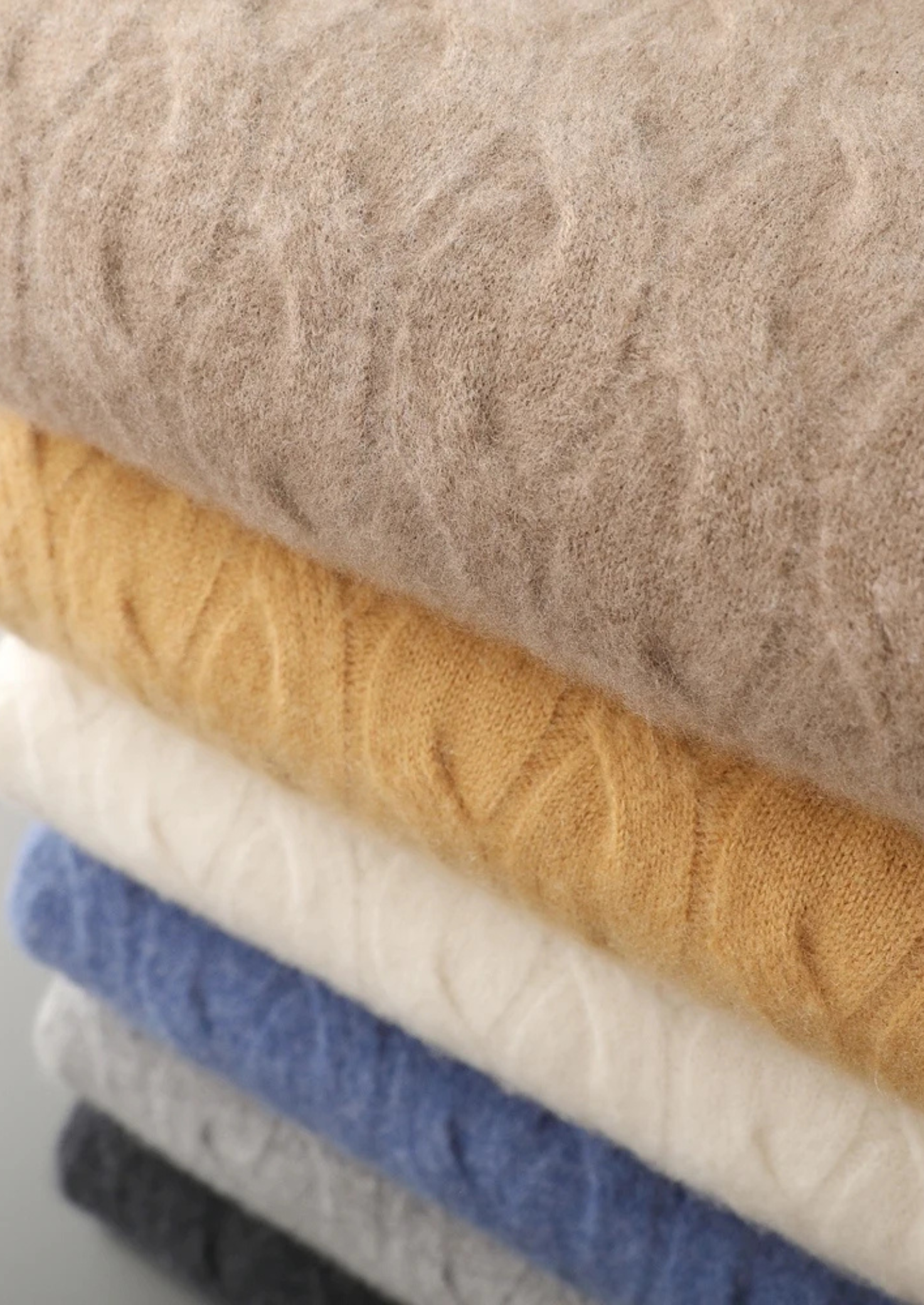 NOBA WOOL CABLE CREWNECK