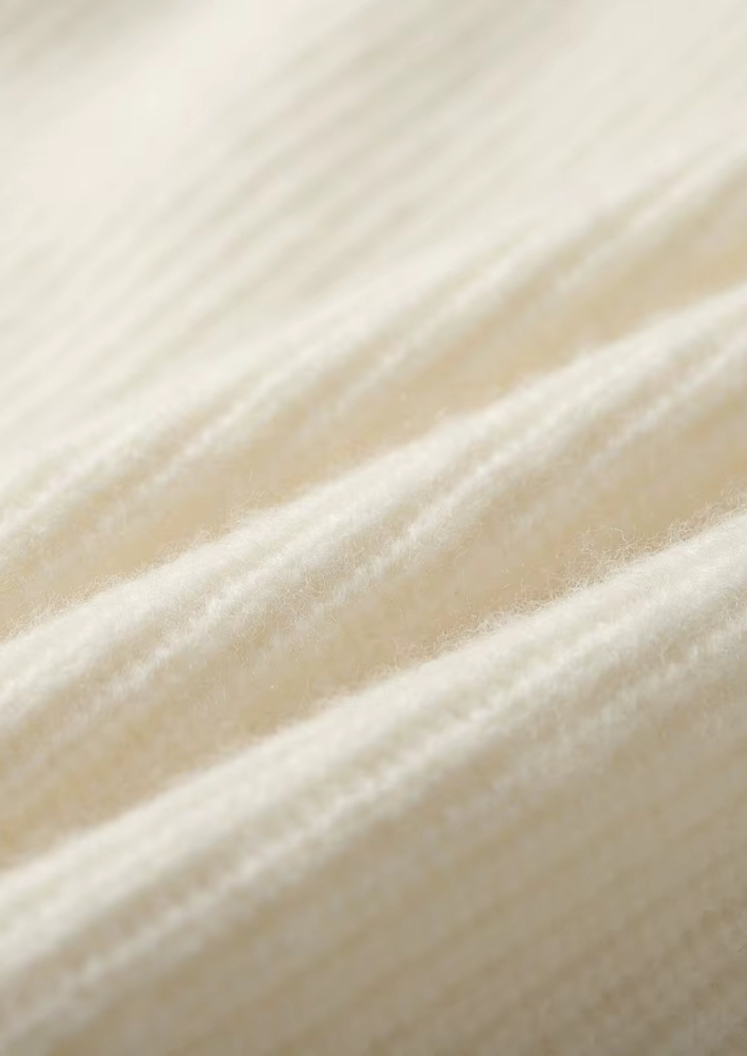 100% CASHMERE RIBBED V-NECK SWEATER