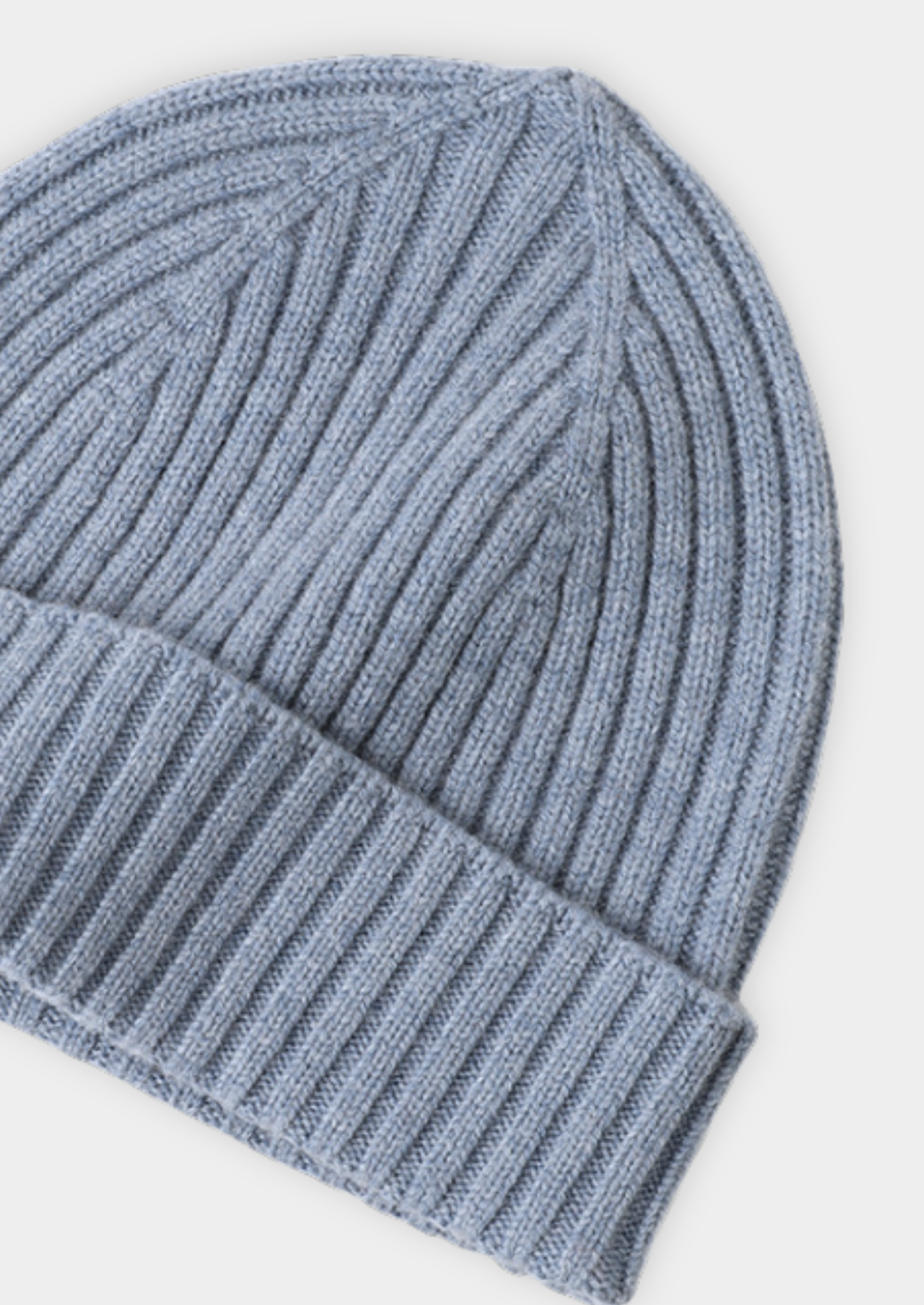 100% CASHMERE WINTERTIME ESSENTIALS