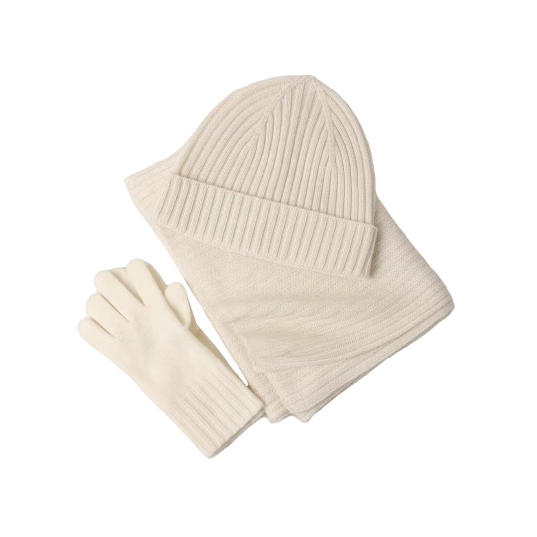 100% CASHMERE WINTERTIME ESSENTIALS
