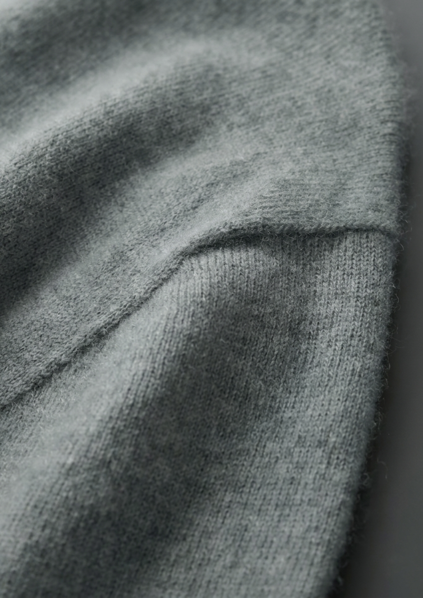 100% CASHMERE CLASSIC CREWNECK T-SHIRT
