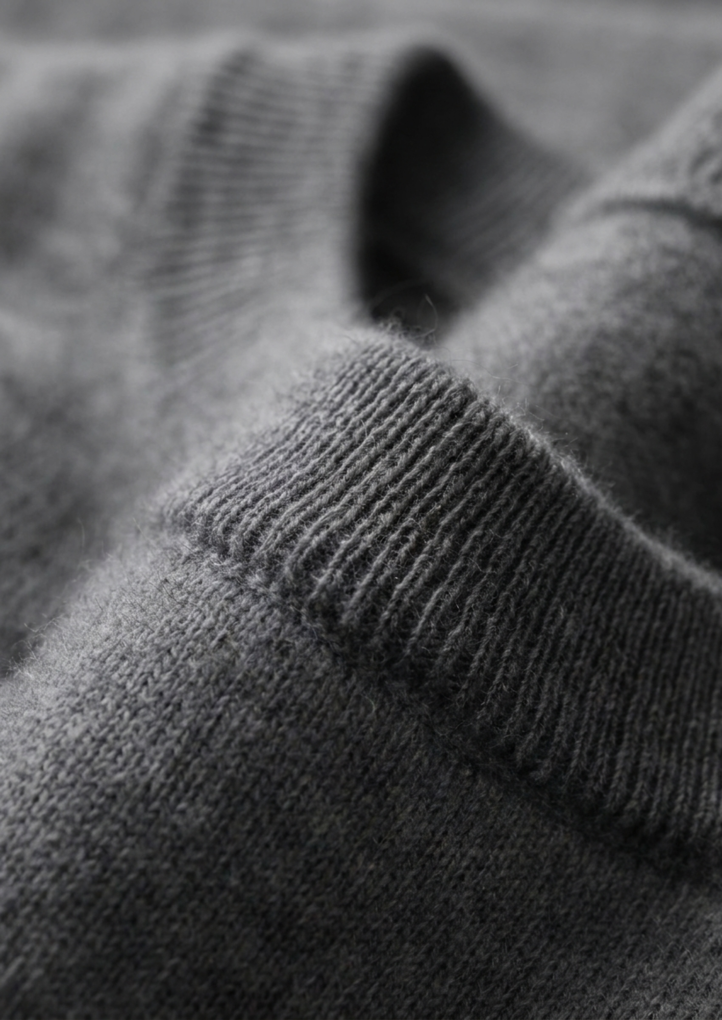 100% CASHMERE CLASSIC CREWNECK T-SHIRT
