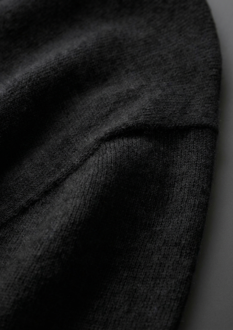 N°08 · Onyx & Ivory