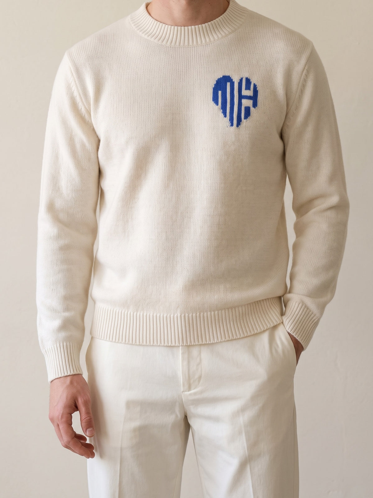 100% Cashmere Heart Sweater – White lifestyle