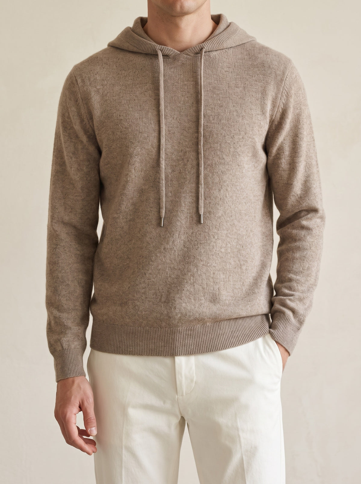 100% Cashmere Hooded Sweater – Camel lifestyle