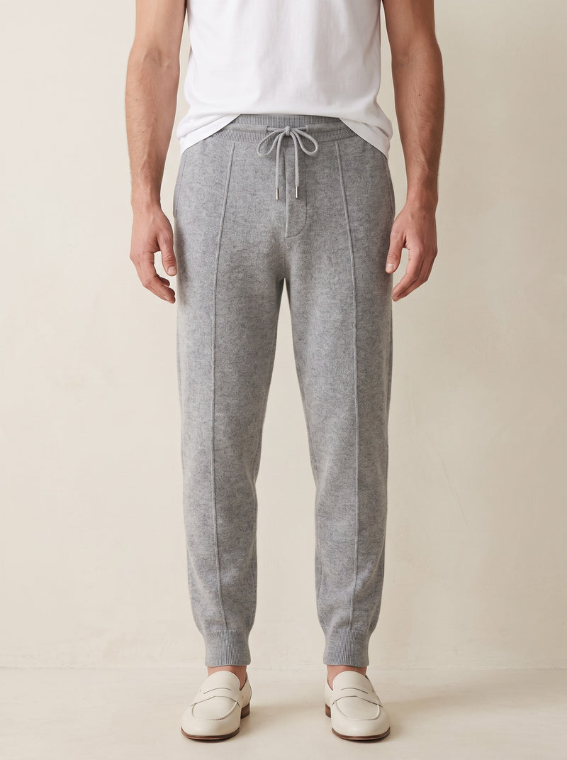 100% Cashmere Leisure Trousers – Light Gray lifestyle