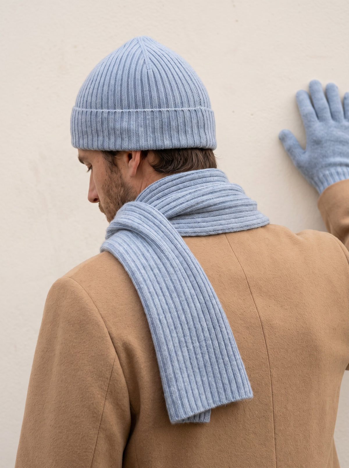 100% Cashmere Wintertime Essentials – Light Blue lifestyle