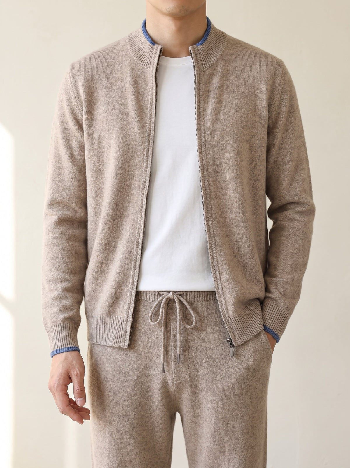 100% Merino Wool Tivro Tracksuit – Beige lifestyle