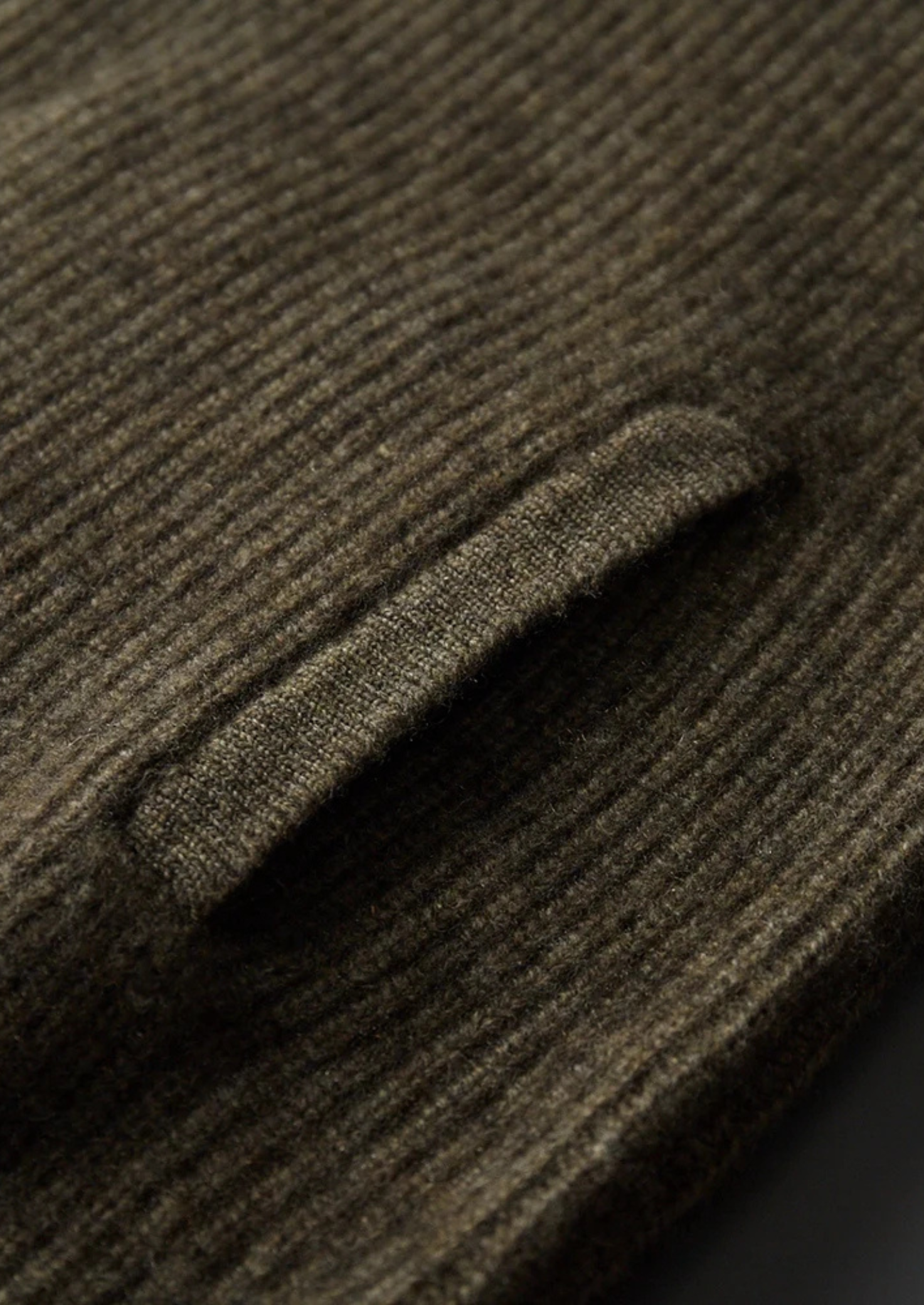 100% CASHMERE RIBBED HIGH COLLAR CARDIGAN