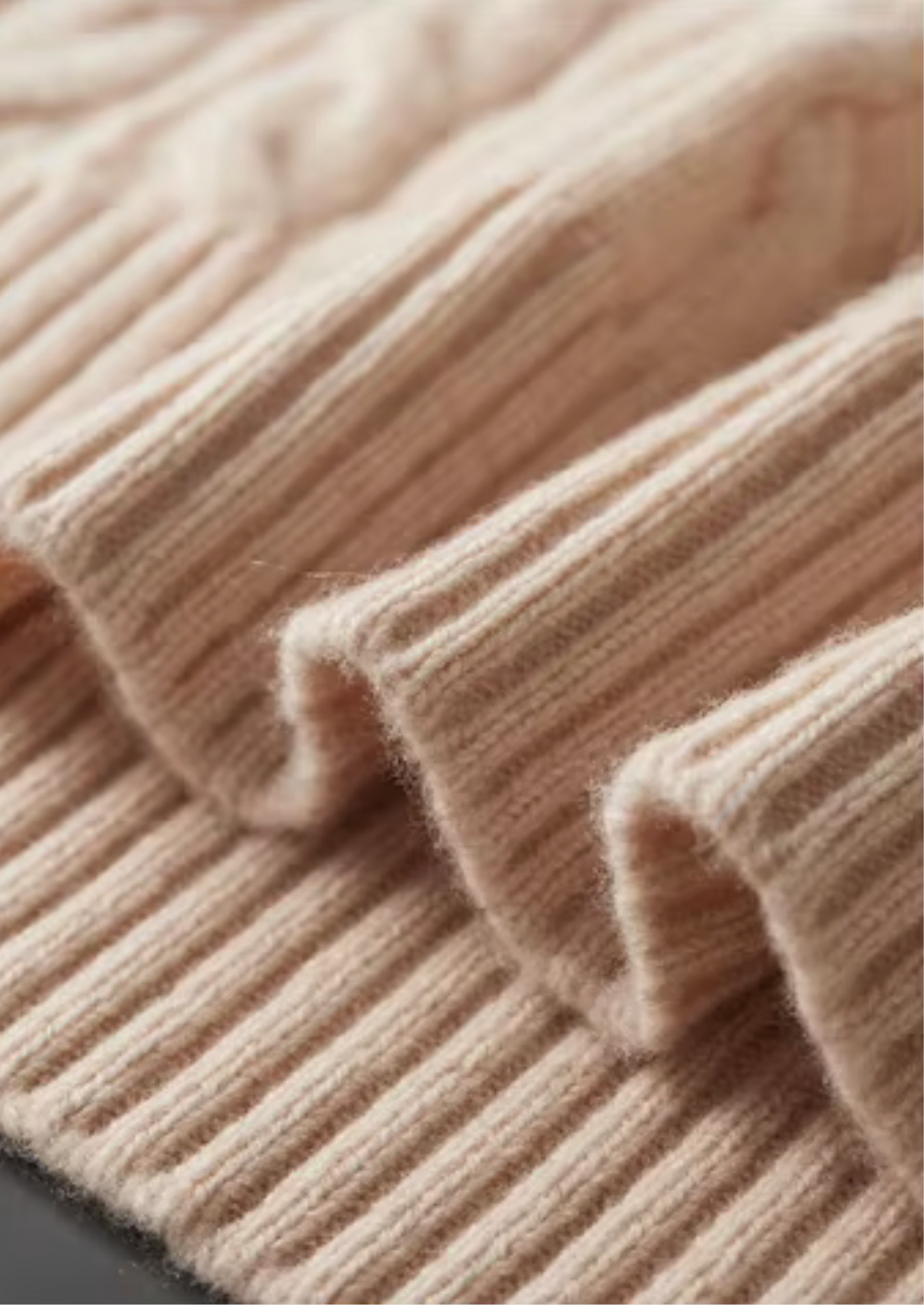 100% CASHMERE CABLE KNIT CREWNECK