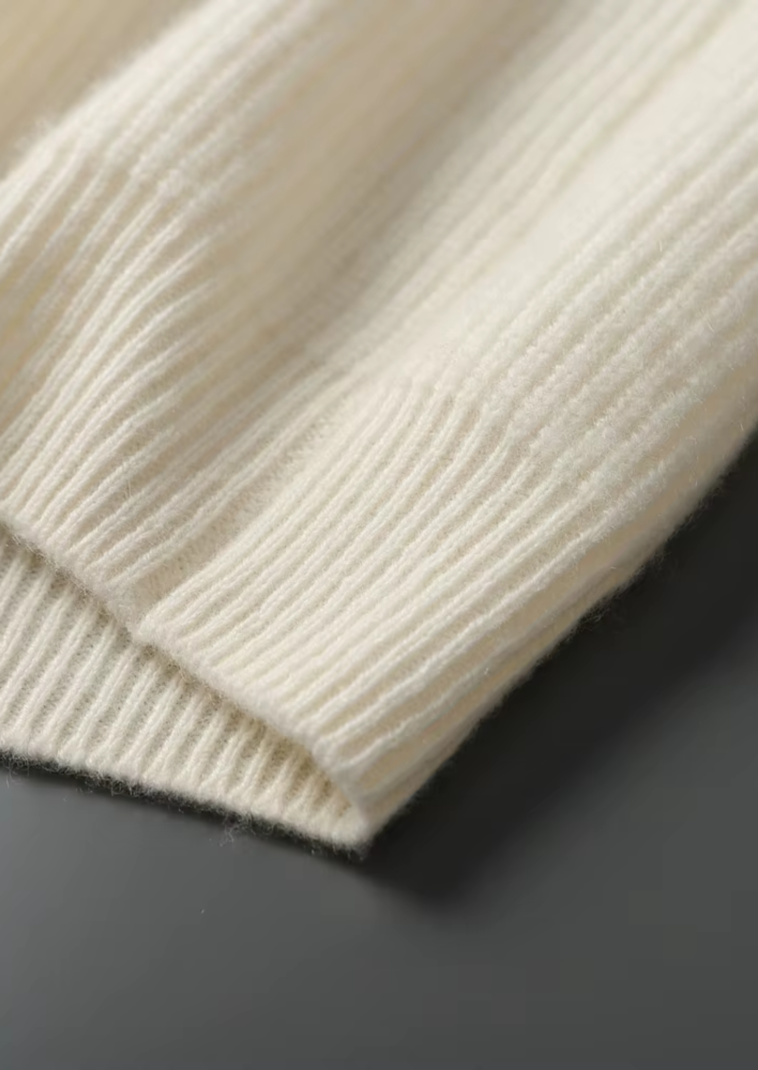 100% CASHMERE RIBBED V-NECK SWEATER