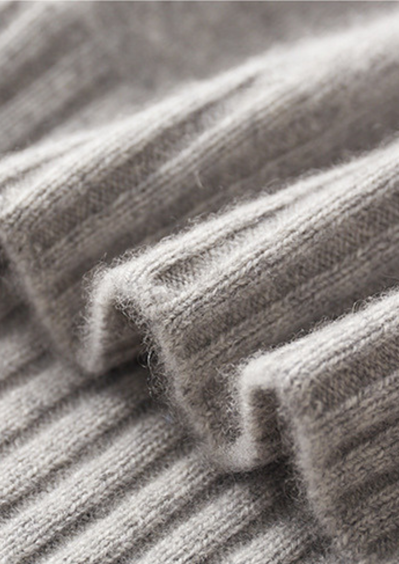 100% CASHMERE MOCKNECK SWEATER