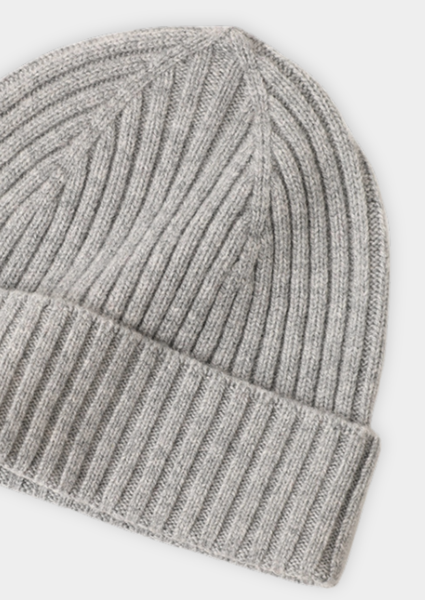 100% CASHMERE WINTERTIME ESSENTIALS