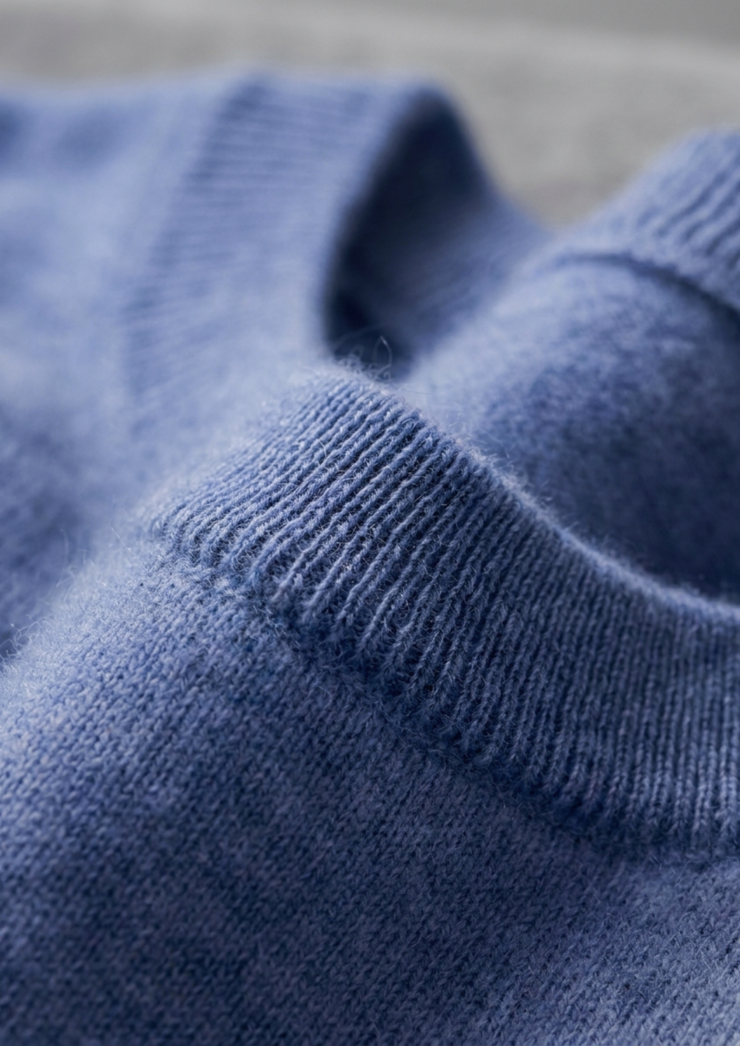 100% CASHMERE CLASSIC CREWNECK T-SHIRT