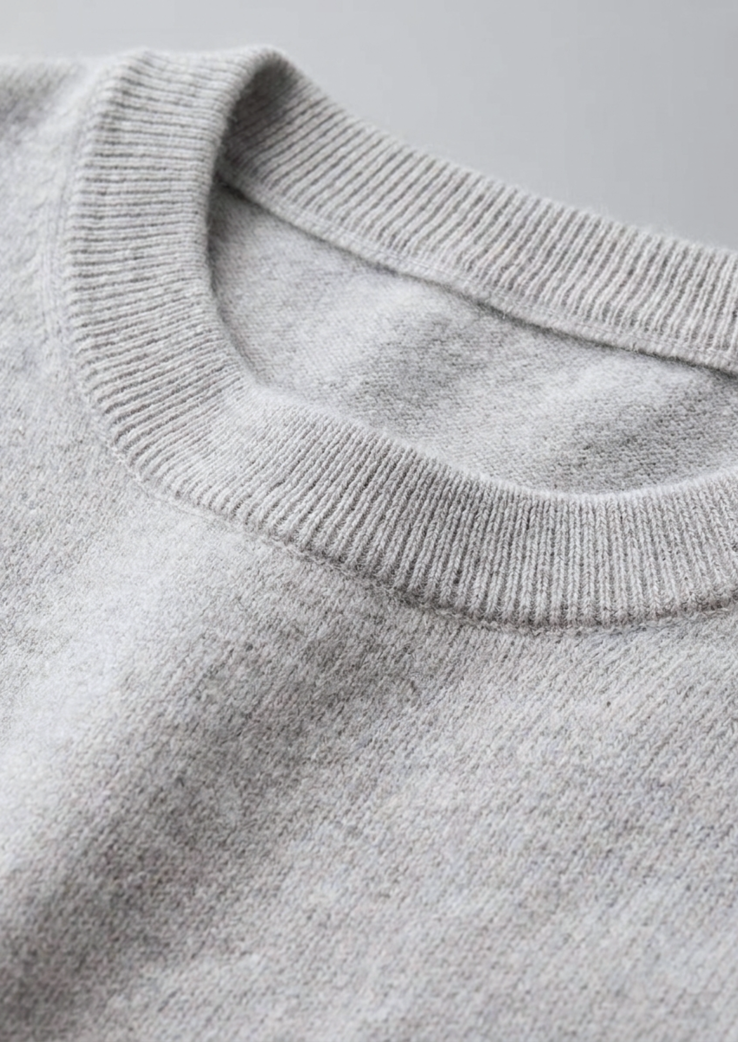 100% CASHMERE CLASSIC CREWNECK T-SHIRT
