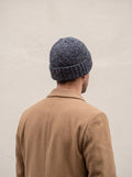100% Cashmere Beanie – Charcoal lifestyle