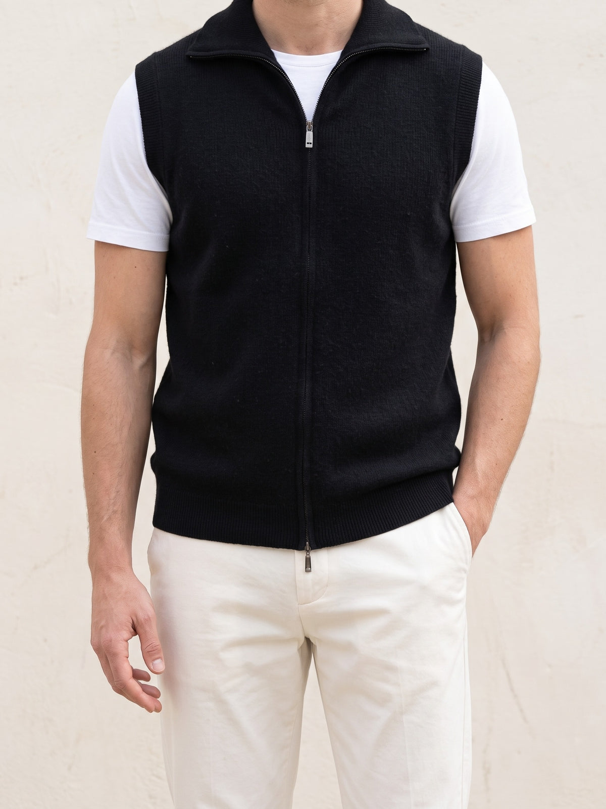 100% Cashmere Body Warmer Vest – Black lifestyle