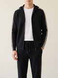 100% Cashmere Damien Tracksuit – Black lifestyle