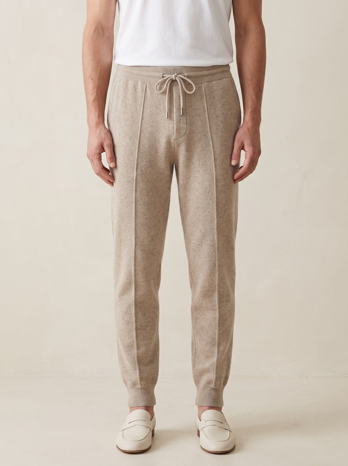 100% Cashmere Leisure Trousers – Beige lifestyle