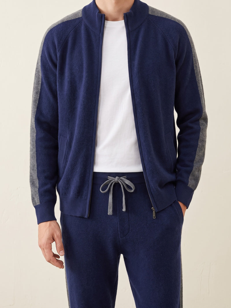 100% Cashmere Performance Wear V2 – Blue lifestyle