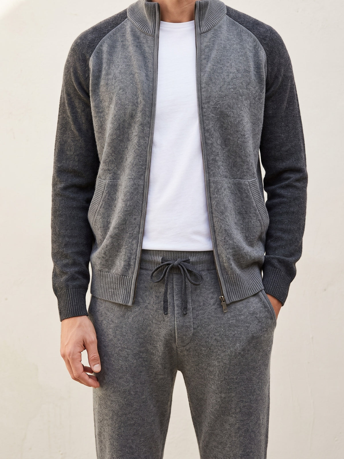 100% Cashmere Performance Wear V2 – Gray lifestyle
