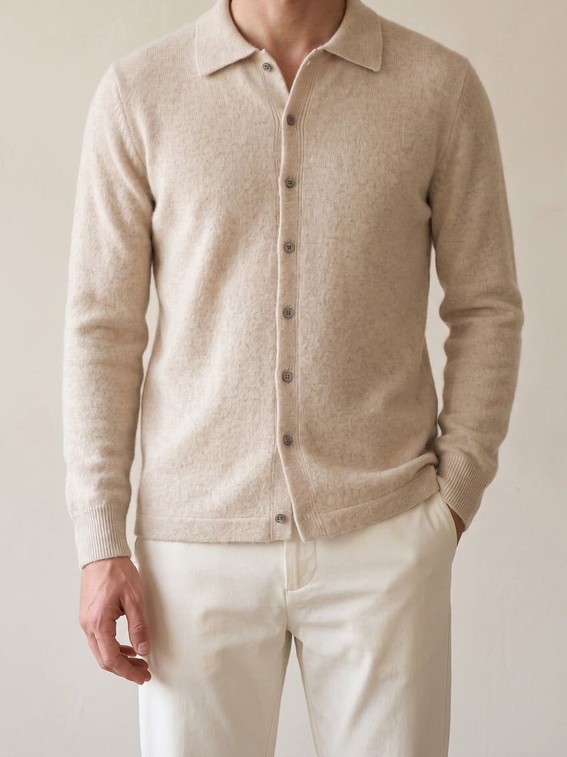 100% Cashmere Polo Button – Beige lifestyle