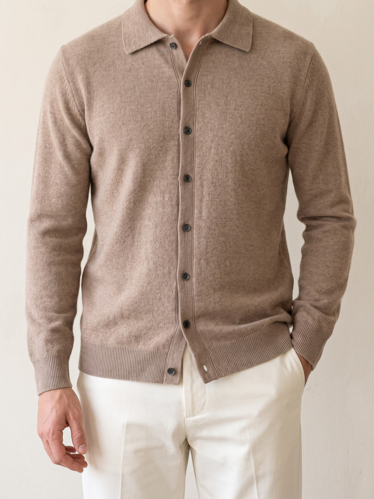 100% Cashmere Polo Button – Camel lifestyle