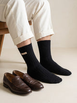 100% Cashmere Socks – Black lifestyle