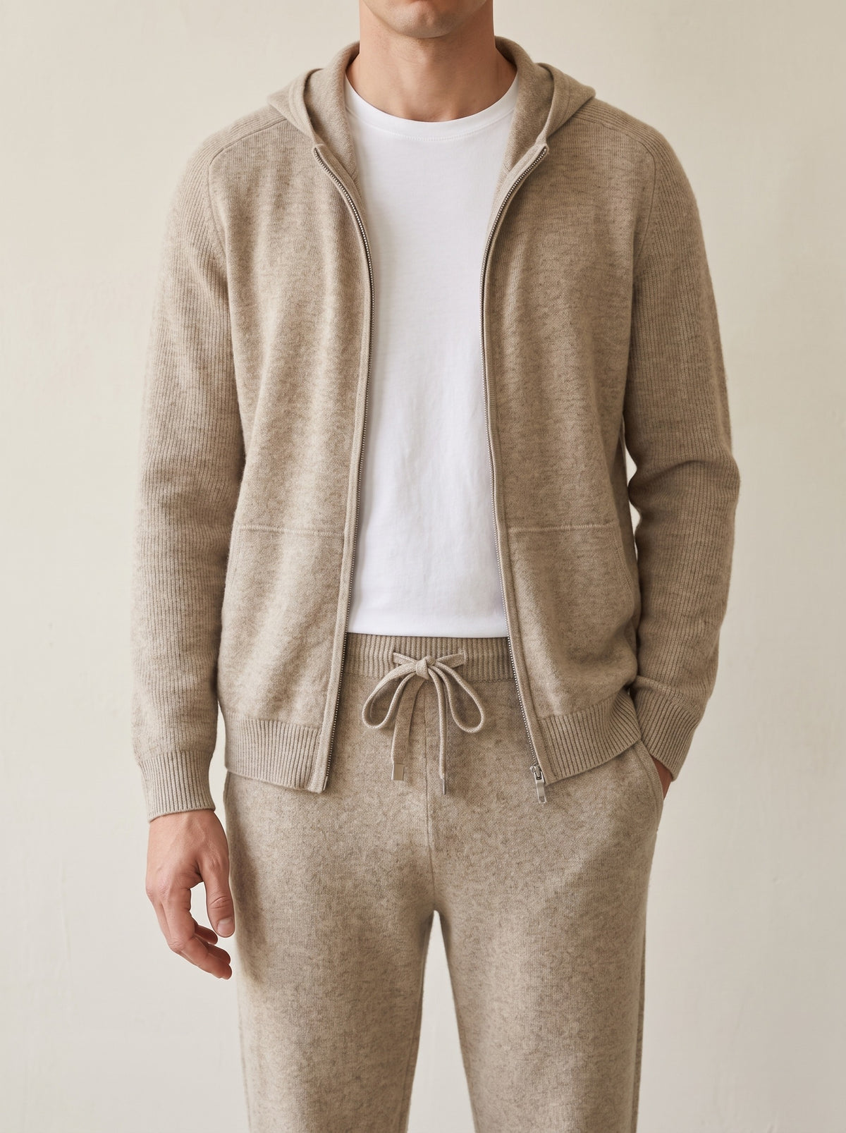 100% Cashmere Tracksuit V3 – Beige lifestyle