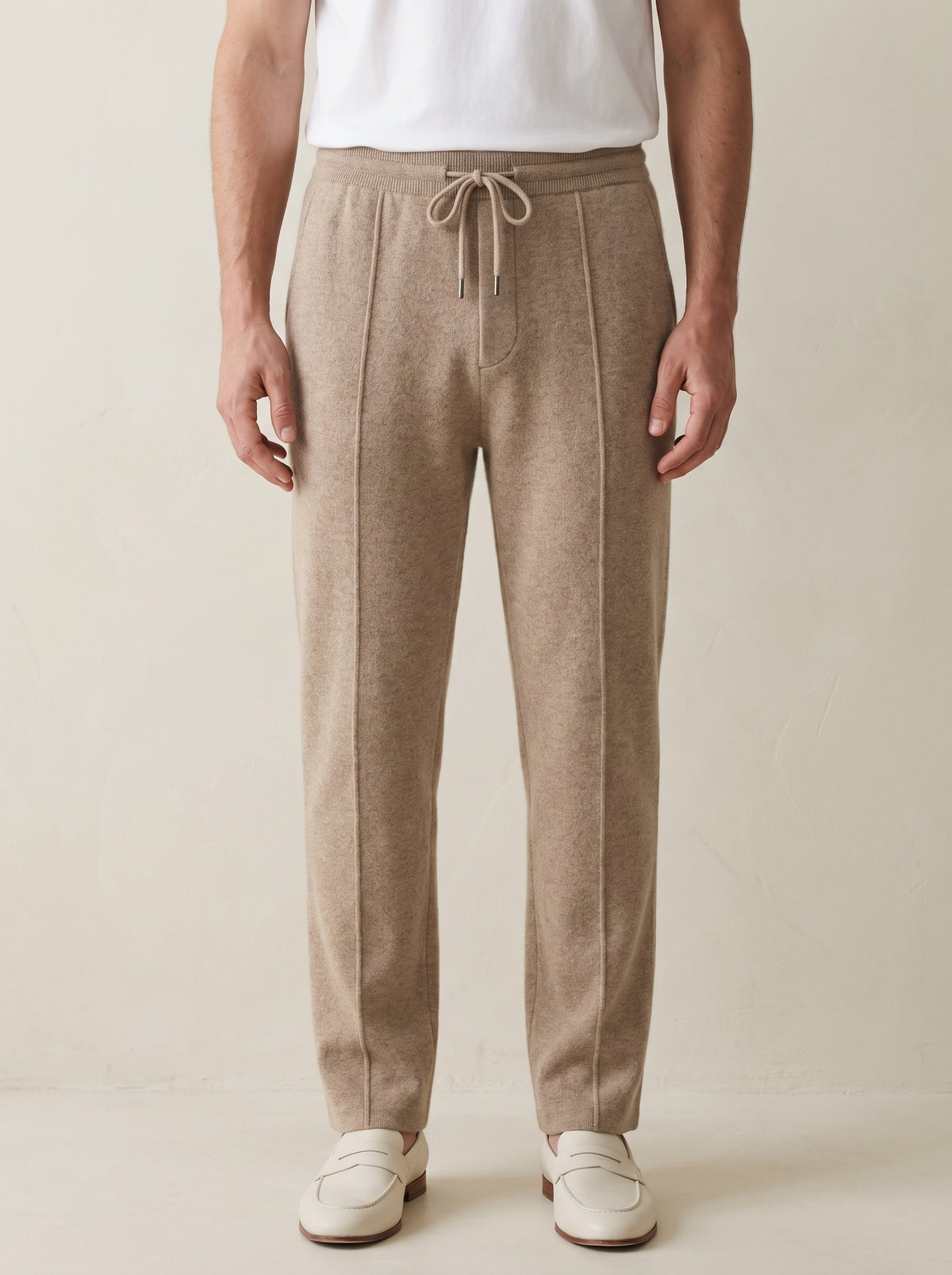 100% Cashmere Trousers – Brown lifestyle