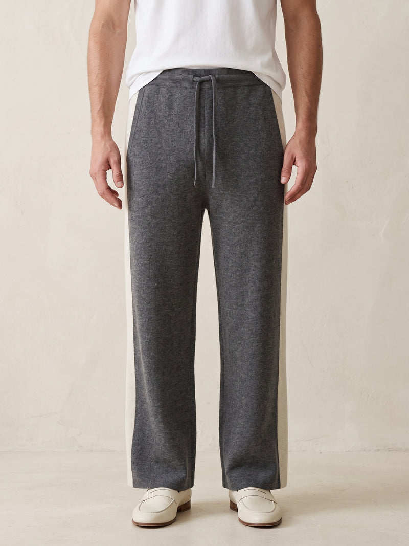 100% Cashmere Wide Leisure Trousers – Dark Gray lifestyle