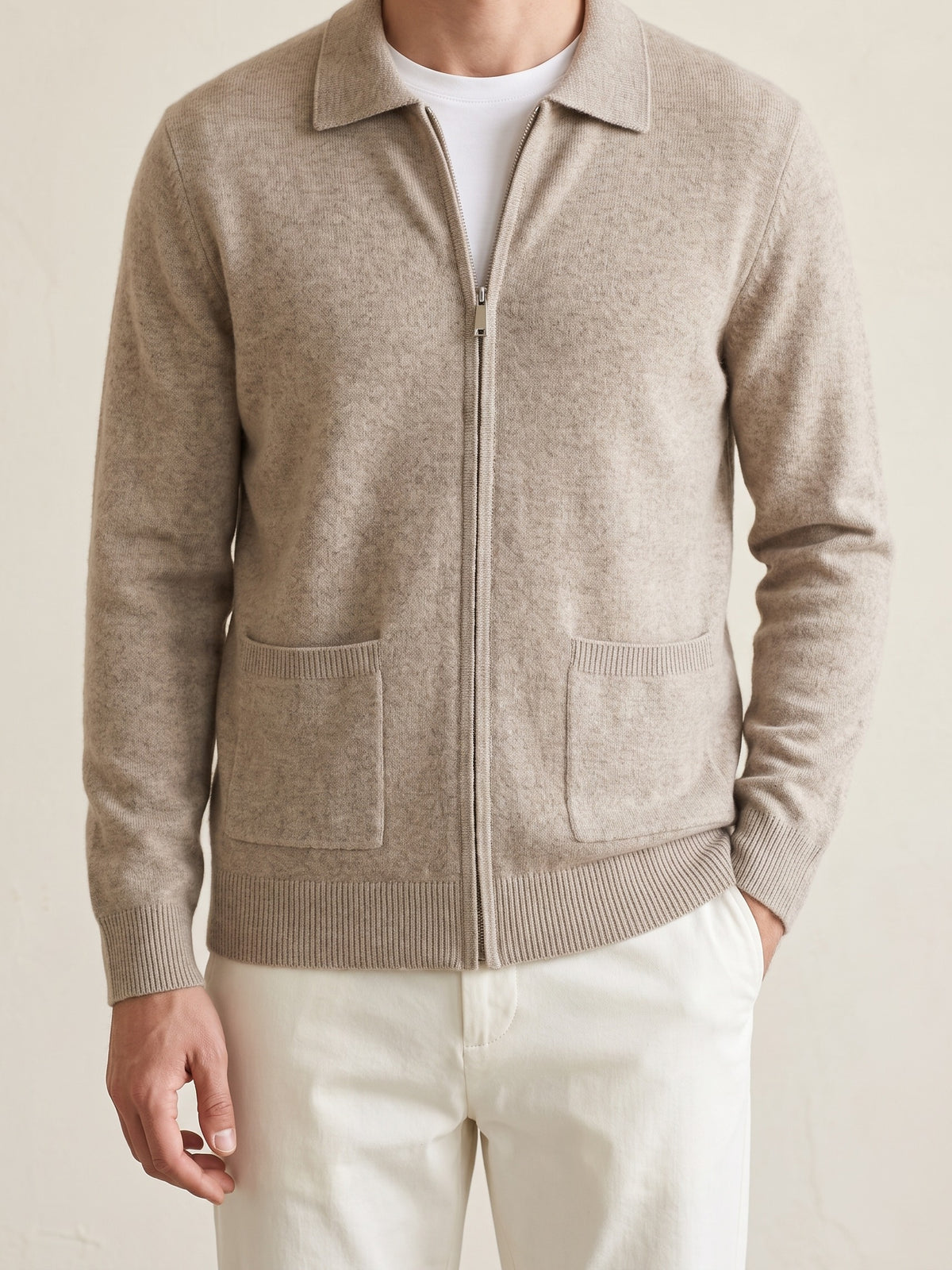 100% Cashmere Zipper Cardigan – Beige lifestyle